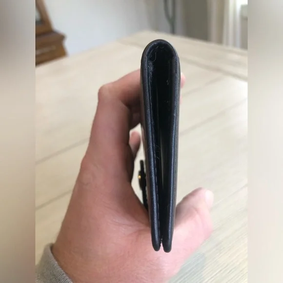 Vintage Coach Black Leather Slim Bi-Fold Wallet in Excellent Used Condition - Picture 5 of 7